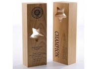 Wood Custom Trophy Cup Engraving / Lasing โลโก้ Star Design Awards สำหรับพนักงาน