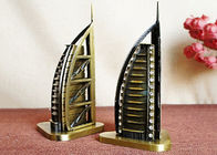 บรอนซ์ชุบ DIY ของขวัญงานฝีมือโลกรูปแบบอาคารที่มีชื่อเสียงของ Burj Al Arab โรงแรม